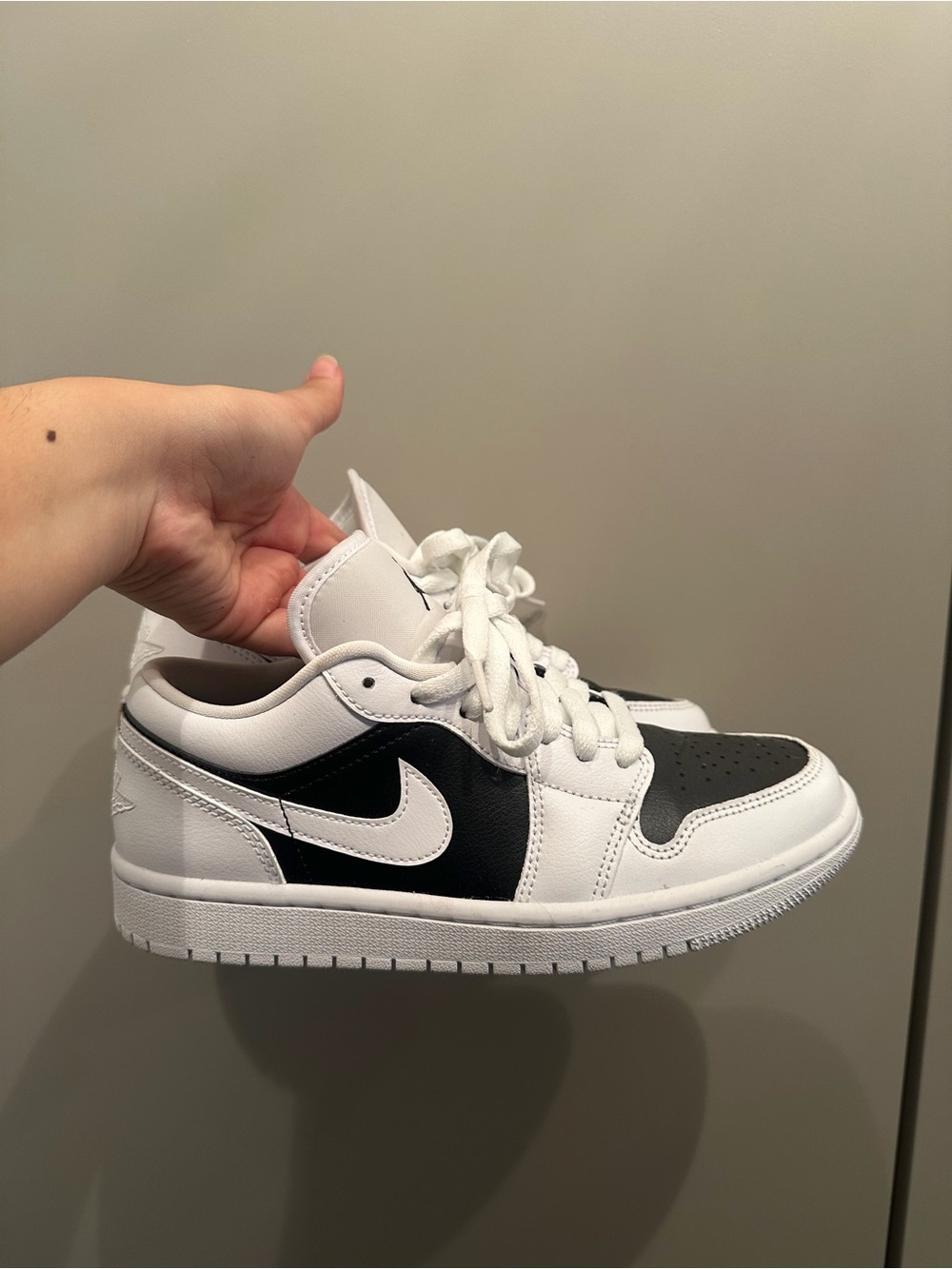 Nike Women’s Black and White Low-Top Sneaker with Swoosh